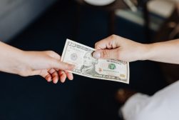 do you tip a photographer-karolina-grabowska