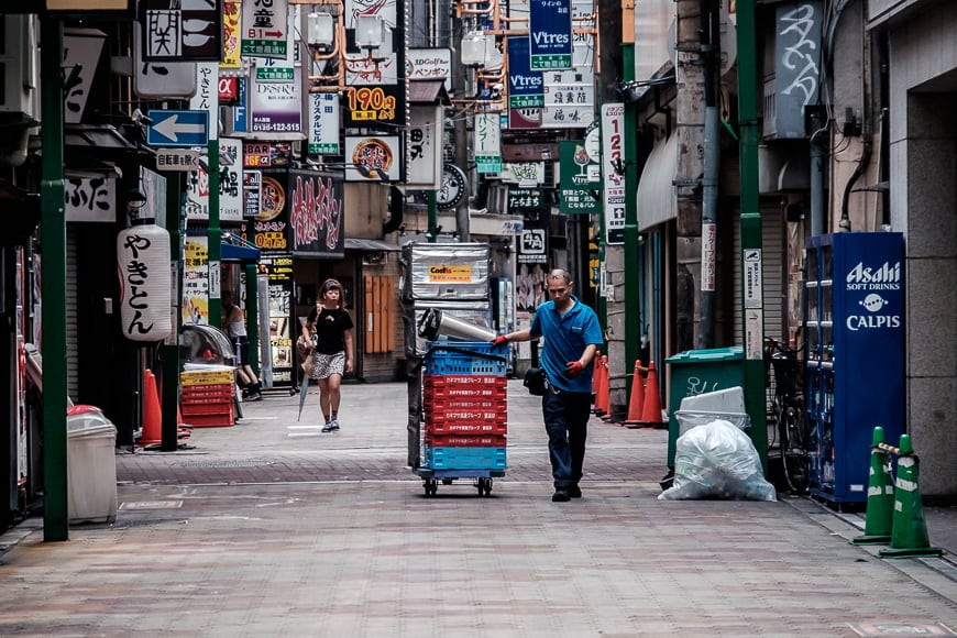 Street photography scene with the XF 18-135mm f/3.5-5.6