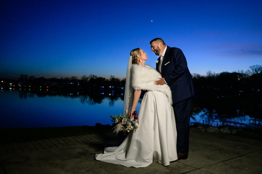 Wedding couple at blue hour Nikon Z6 II + Nikon 24-70mm f/2.8