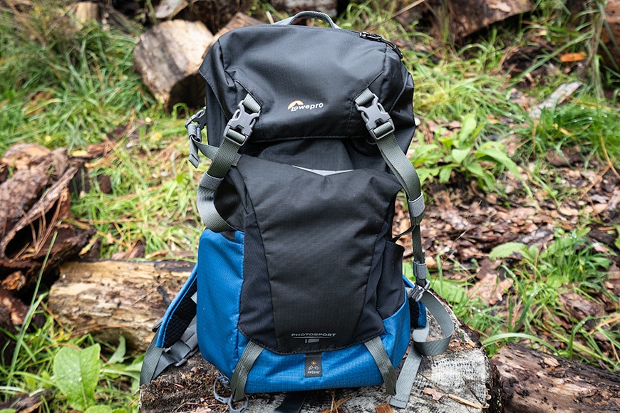 Lower Photosport III front expandable pocket