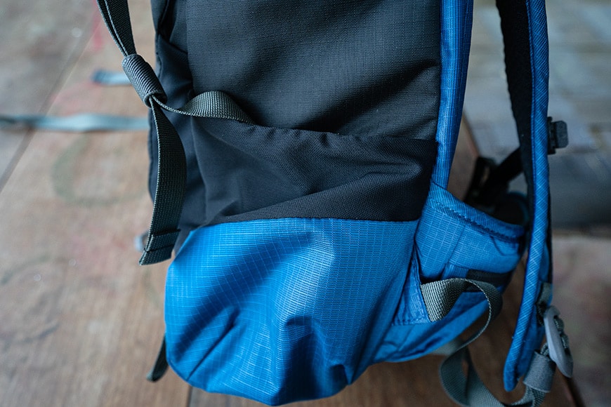 Lowepro Photosport III side pocket