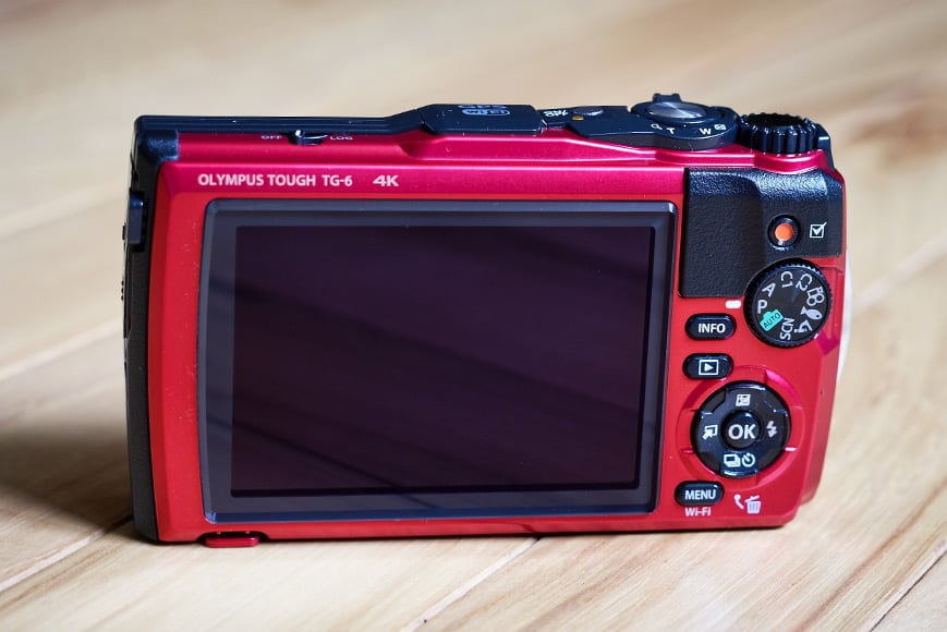 Olympus Tough TG-6 rear